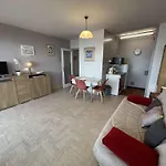 Apartment Confortable Face Avec Garage Prive, - Fr-1-224c-336 *