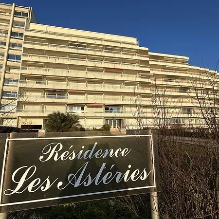 Confortable Face Avec Garage Prive, - Fr-1-224c-336 *