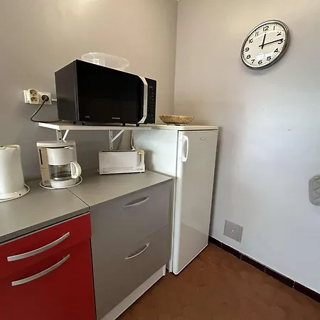 Confortable Face Avec Garage Prive, - Fr-1-224c-336