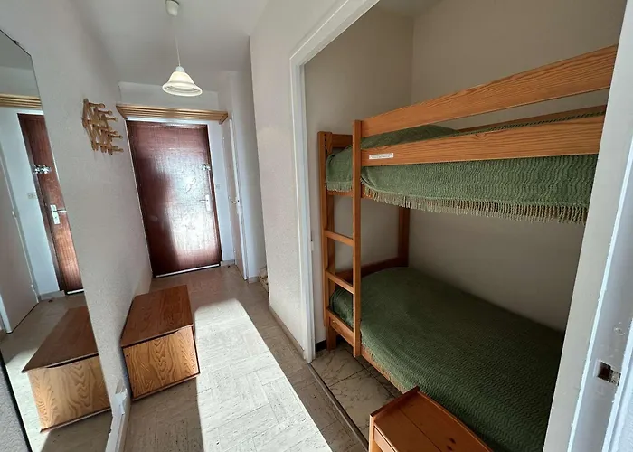 Confortable Face Avec Garage Prive, - Fr-1-224c-336 Appartement *