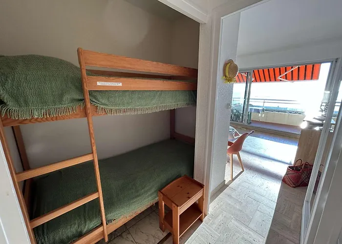 Appartement Confortable Face Avec Garage Prive, - Fr-1-224c-336 *