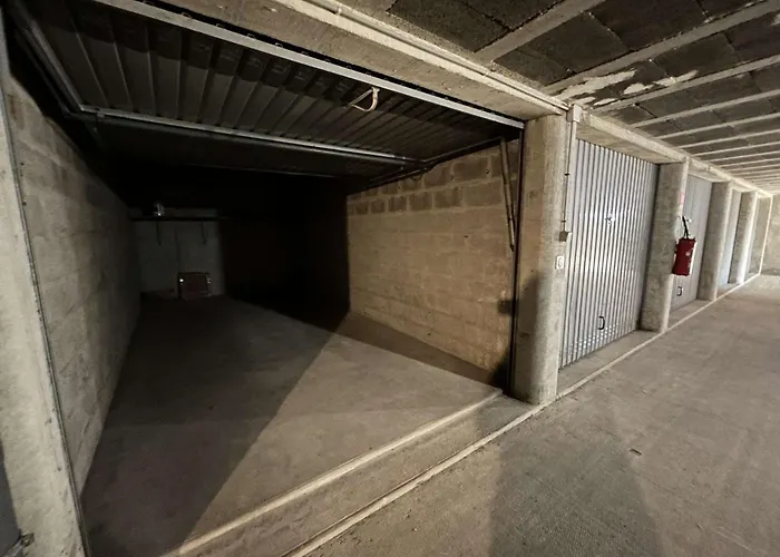 Confortable Face Avec Garage Privé, - Fr-1-224c-336 *